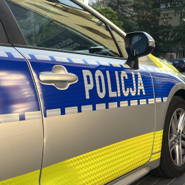 Una imagen de archivo de un coche de policía en Varsovia, Polonia.