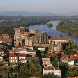 Imagen de la catedral de Tui, uno de los pueblos más bonitos de las Rias Baixas.