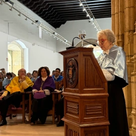 La escritora canadiense Margaret Atwood en su discurso como Doctora 'Honoris Causa' por la Universidad de Granada, en la mañana del lunes 22 de junio.