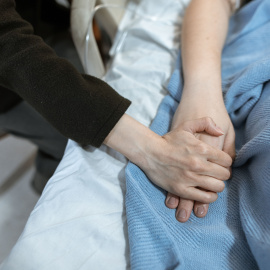 Imagen de archivo de una persona ingresada en un hospital.