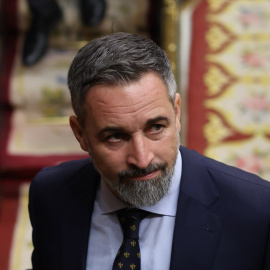 El presidente de Vox, Santiago Abascal, a su salida de una sesión plenaria, en el Congreso de los Diputados, a 23 de junio de 2026, en Madrid (España).