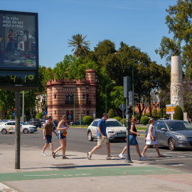Termómetro en una calle de Sevilla el día 27 de mayo.