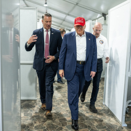 Donald Trump en una visita a Aliigator Alcatraz, en julio de 2025. Archivo.