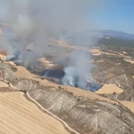 Imagen aérea del incendio en el municipio de Tamarite, Huesca.