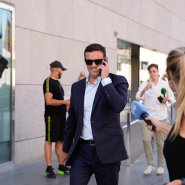 El expresidente de la Diputación de Almería Javier Aureliano García a su salida de los juzgados tras comparecer por el 'caso Mascarillas'