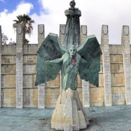 Monumento en honor a Franco ubicado en Santa Cruz de Tenerife