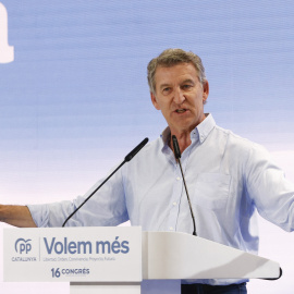 ee866e14cdb78ef90f71El presidente del PP, Alberto Núñez-Feijóo, interviene en la clausura del XVI Congreso del PP de Catalunya, celebrado en Barcelona este sábado.