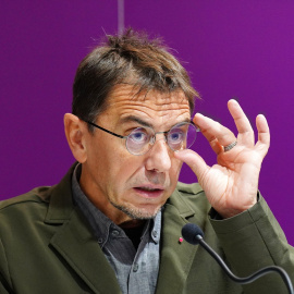 El fundador de Podemos, Juan Carlos Monedero, interviene en el acto de apoyo a la candidatura de Podemos Galicia 'Rexurdir' para dirigir Podemos Galicia, a 14 de diciembre de 2022, en Santiago de Compostela, A Coruña, Galicia (España).