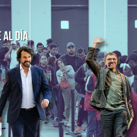Montaje de Alberto González Amador, pareja de Isabel Díaz Ayuso, y el fundador de Podemos, Juan Carlos Monedero, con personas migrantes pidiendo la regularización extraordinaria de fondo.