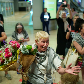EuropaPress_7620576_activista_alicia_armesto_llegada_aeropuerto_adolfo_suarez_madrid_barajas_24