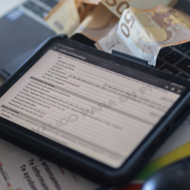 Vista de la declaración de la renta en una tablet, a 3 de abril de 2024.
