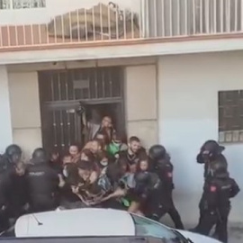 PAH Vallekas denuncia violencia policial en el desahucio de Adolfo junto a su hija y su nieto menor de edad