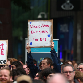 Manifestaciones en Belfast contra los ataques racistas.