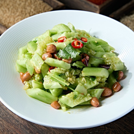 Receta de ensalada de pepino y cilantro.