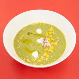 Receta de gazpacho de guisantes y menta.