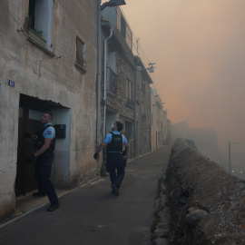 Incendio forestal declarado en un macizo a una treintena de kilómetros al oeste de la ciudad de Perpiñán (Francia).