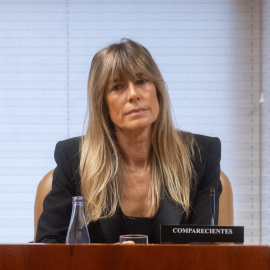La mujer del presidente del Gobierno, Begoña Gómez, durante la Comisión de Investigación sobre programas de cátedras y postgrados de la Universidad Complutense de Madrid y empresas financiadoras, en la Asamblea de Madrid, a 13 de noviembre de 2024, en Mad