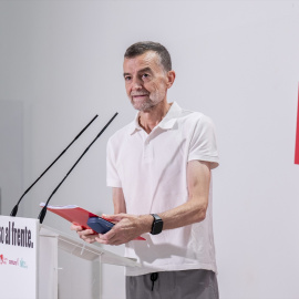 El coordinador federal de Izquierda Unida, Antonio Maíllo, durante la celebración de la rueda de prensa para valorar la actualidad política y parlamentaria del país.