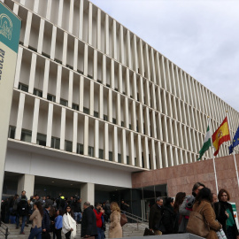 Vista general de la fachada pricipal de la Ciudad de la Justicia de Málaga.