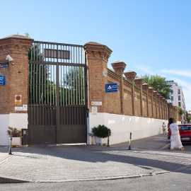 Puerta de entrada del Centro de Inserción Social de Victoria Kent, anterior cárcel de Yeserías.