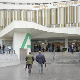 Imagen de archivo del Fachada del Hospital Universitario Virgen Macarena en Sevilla.