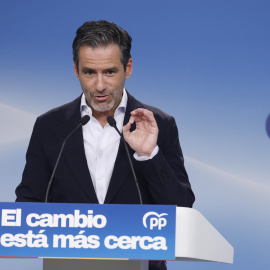 El portavoz del Partido Popular, Jorge Semper durante la rueda de prensa tras reunión del Comité de Dirección del Partido Popular este lunes en Madrid.EFE/ Javier Lizón