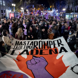 Manifestantes durante una concentración por el día de la Eliminación de la violencia contra las Mujeres, el 25 de noviembre de 2025 en Madrid.