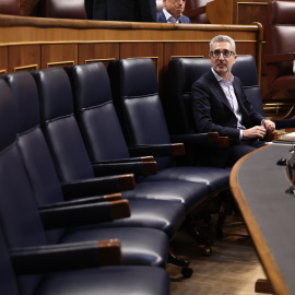 El ministro de Hacienda, Arcadi España, durante una sesión plenaria extraordinaria, en el Congreso de los Diputados, a 14 de julio de 2026, en Madrid (España).