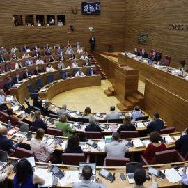Hemiciclo durante una sesión plenaria en Les Corts Valencianes, a 17 de junio de 2026.