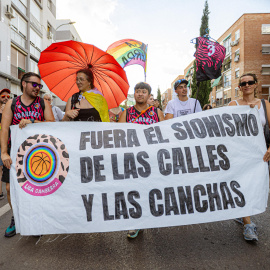 Pancarta de la Liga Gamberra reivindicando en antisionismo en la manifestación del Orgullo Crítico de Junio de 2026.