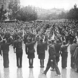 Milicias de la Falange en un desfile en Zaragoza en octubre de 1936.