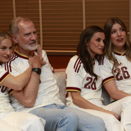 La familia real viendo la semifinal del Mundial de fútbol.