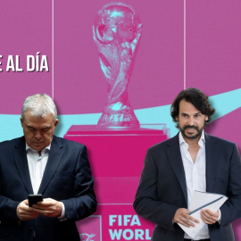 Montaje del ex secretario de Organización del PSOE, Santos Cerdán, y Alberto González Amador, pareja de Ayuso, sobre un fono de la Copa del Mundo.
