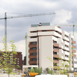 Edificación de viviendas, a 20 de junio de 2024, en Tres Cantos, Madrid.