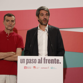 Antonio Maíllo (i) y Ernest Urtasun, este lunes en Madrid.