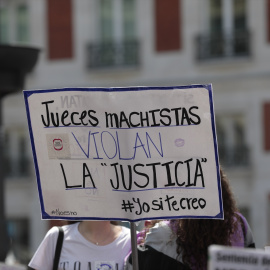 Cartel en las manifestaciones de Madrid por la sentencia de La Manada.
