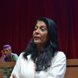 Arais Consuegra Otero en su recibimiento a la tripulación del 'Astral'.