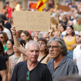 EuropaPress_7688925_decenas_personas_manifestacion_contra_saturacion_turistica_26_julio_2026