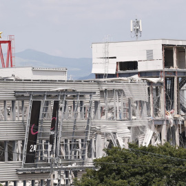 El centro comercial Aeon Mall de Kumamoto dañado por una explosión tras el terremoto en Kashima, en la prefectura de Kumamoto.