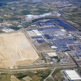 Vista aérea de una factoría en Zaragoza.