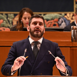 El vicepresidente y consejero de Bienestar Social y Familia, Alejandro Nolasco, durante un Pleno en las Cortes de Aragón, en una foto de archivo.