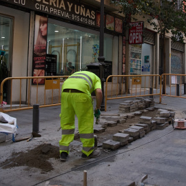 Obrero trabajando en Madrid.