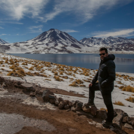 Óscar Blanco, cazador de eclipses, esperando el de 2019 en Chile.
