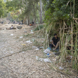 Varios migrantes, a 1 de agosto de 2026, en Ceuta.