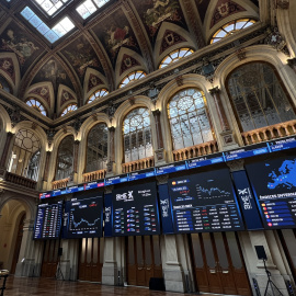 Paneles del Ibex en el Palacio de la Bolsa de Madrid, a 4 de agosto de 2026.