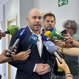 El delegado del Gobierno en Ceuta, Miguel Angel Pérez Triana, atiende a los medios este jueves.