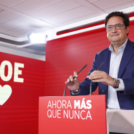 l secretario general del PSOE de Madrid y ministro para la Transformación Digital y de la Función Pública, Óscar López, durante la rueda de prensa.