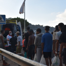 EuropaPress_7705741_cientos_personas_migrantes_reciben_atencion_sanitaria_profesionales_ingesa
