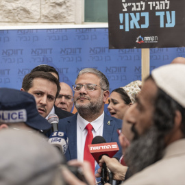 Itamar Ben Gvir, ministro de Seguridad Nacional de Israel, asiste a una manifestación en su apoyo frente a la Corte Suprema de Israel en Jerusalén (15/04/2026)