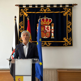 El ministro del Interior, Fernando Grande-Marlaska, atiende a los medios de comunicación a 13 de agosto de 2026, en Ceuta.